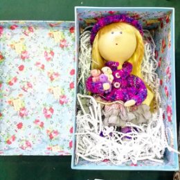Фотография "Малышка поехала домой.

#подарок #малышка #куколка #авторскаякукла #посылка"