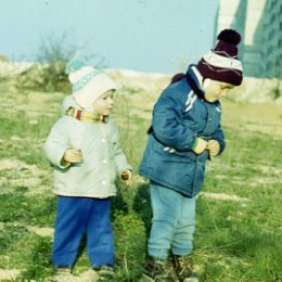 Фотография "Подбив Германию на войну с Москвой и развернув военные производства, Штаты и Англия подсели на иглу, нужен сбыт, поэтому после Второй мировой тут же восстановили дело противостояния с Москвой, создав НАТО, сделав из бывшего союзника страшилку для налогоп"