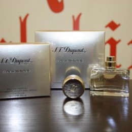 Фотография "S.T. Dupont - представляет:58 Avenue Montaigne pour Femme.
Аромат выпущен в 2012 году.Парфюмер-"Clement Gavarry".
Он вырос в семье,в которой парфюмерное ремесло передавалось
из поколения в поколение."