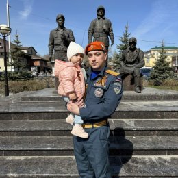 Фотография "Гордимся нашим папой, два года учавствует в Параде 🎗️❤️"