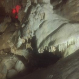 Фотография "Сталактиты в Новоафонской пещере"