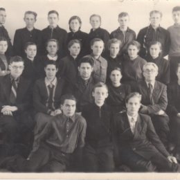 Фотография "10 Б класс 13 мая 1954 год"
