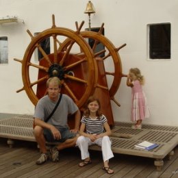 Фотография "Papa,Viola i Alexandra na"Kruzenshtern" leto 2007."