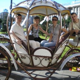 Фотография "Я (справа) с супругой и друзьями на Майдане Незалежності в г. Киеве"