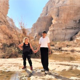 Фотография "Отдохнули  и довольные прогулкой по каньону эйн Авдат  отправляемся домой .Кто приезжает в Израиль отдохнуть. Это место для вас."