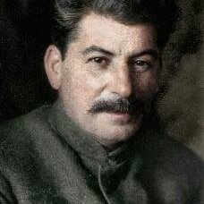 Фотография "И. В. Сталин должен стать зерколом для политиков и для управленцев и для всех нас Он должен быть Этолоном властьимеющих"