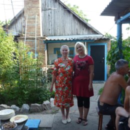 Фотография "Надя и тетя Рита на поселке"