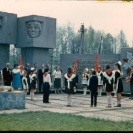 Фотография "Мемориальный комплекс в дер. Зароново Витебской обл."