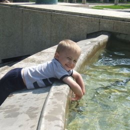 Фотография "Мой сын очень любит воду"