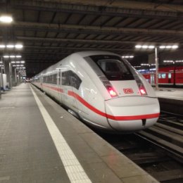 Фотография "Поезд ICE Гонновер - Мюнхен, max скорость-330 км/час"