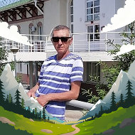 Михаил Конаков