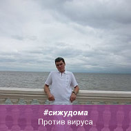 Юрий Ларин