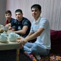 Фотография "MMA jangchisi Hotambek Boynazarov bilan g'alabani nishlab"