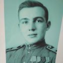 Фотография "Мой отец окончил войну в Праге. Ему в 1945 всего 20 лет. А за спиной полтора года боёв и фронтового быта. Служил в танковой Кантемировской дивизии командиром связи разведроты. Подполковник, умер в 2001 году. Светлая память нашим Героям."