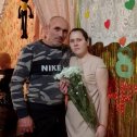 Фотография "Самый лучший подарок для девушки на 8 марта - это когда рядом с ней любимый мужчина."