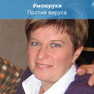 Анна Комарова