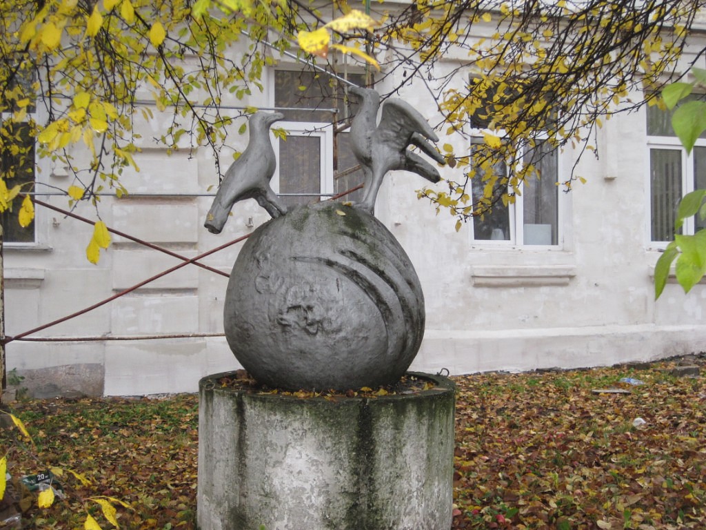 Памятник птице в великом новгороде фото Памятник птице в великом новгороде фото