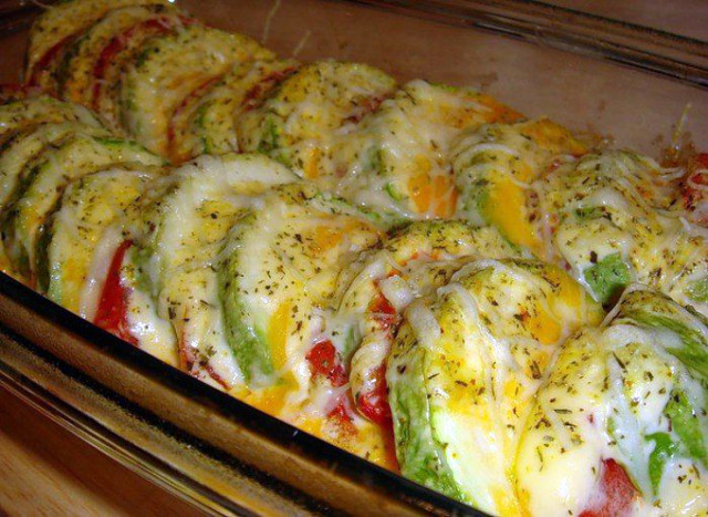 Картинки по запросу "Кабачки под сырной шубкой в сметане"