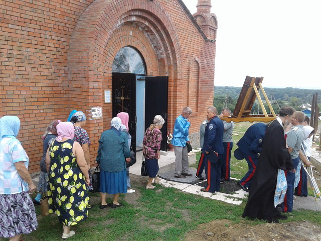 Погода в подколодновке. Подколодновка Богучарский район молебен. Храм в Подколодновке Богучарского района Воронежской области. Галиевка Церковь. Галиевка Богучарский район.