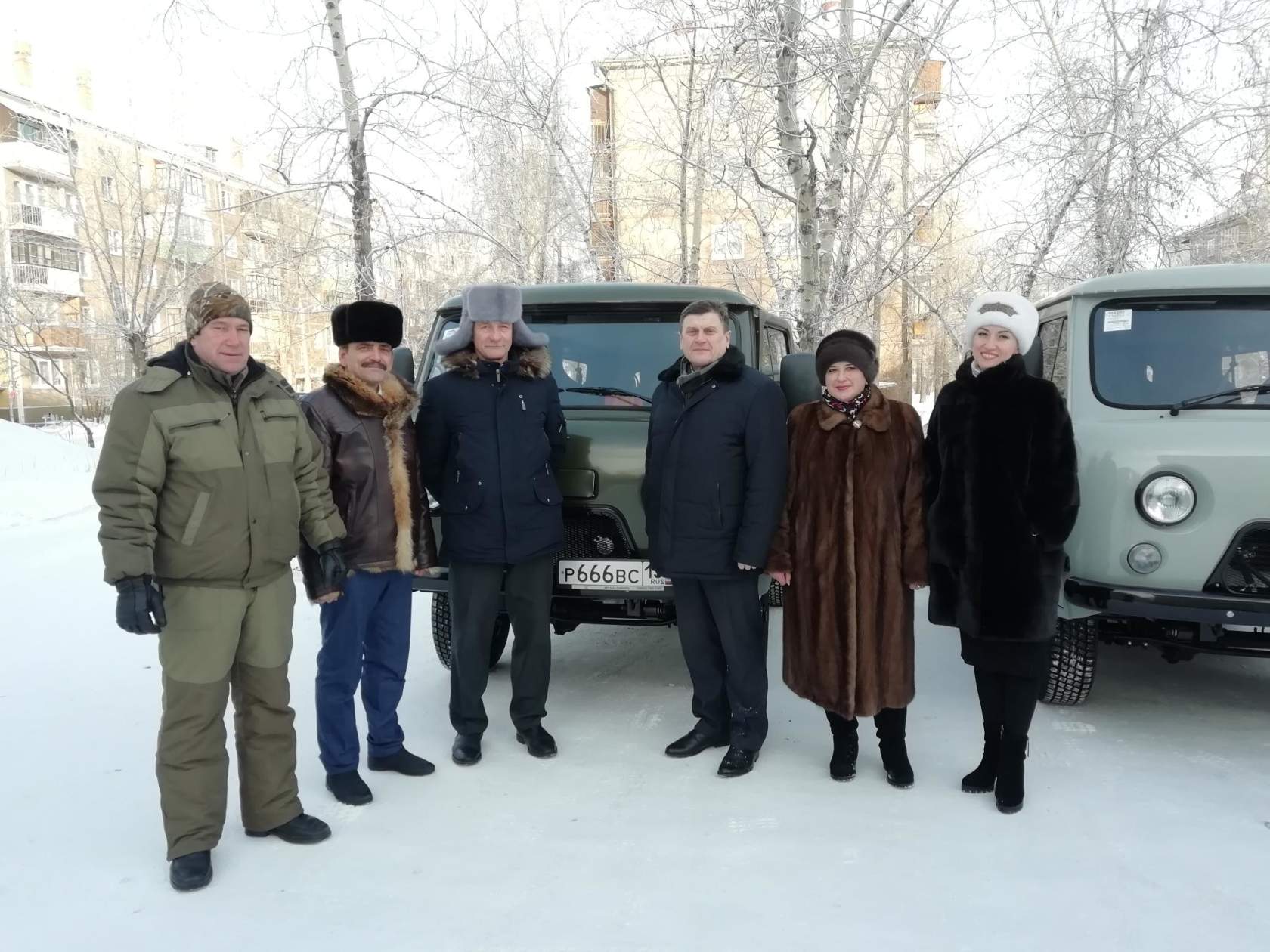 Четыре новых автомобиля УАЗ появятся в посёлках Братского района
