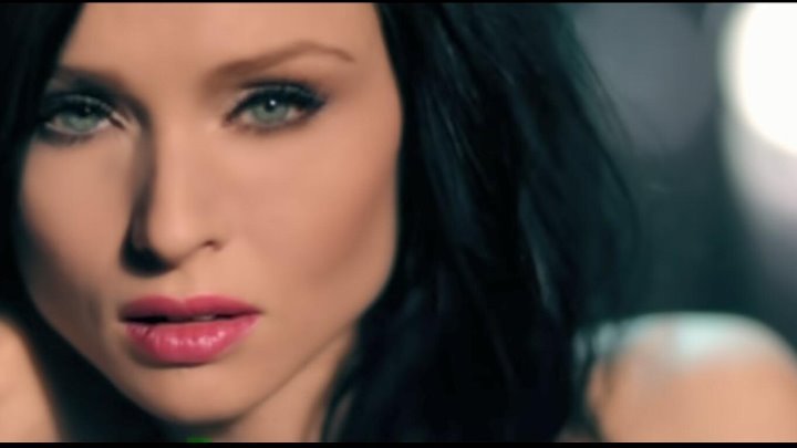 Sophie ellis can t fight this. Can’t Fight this feeling Софи Эллис-Бекстор. Sophie Ellis Bextor can't Fight. Певица Junior Caldera. Junior Caldera feat. Sophie Ellis Bextor can't Fight this feeling.