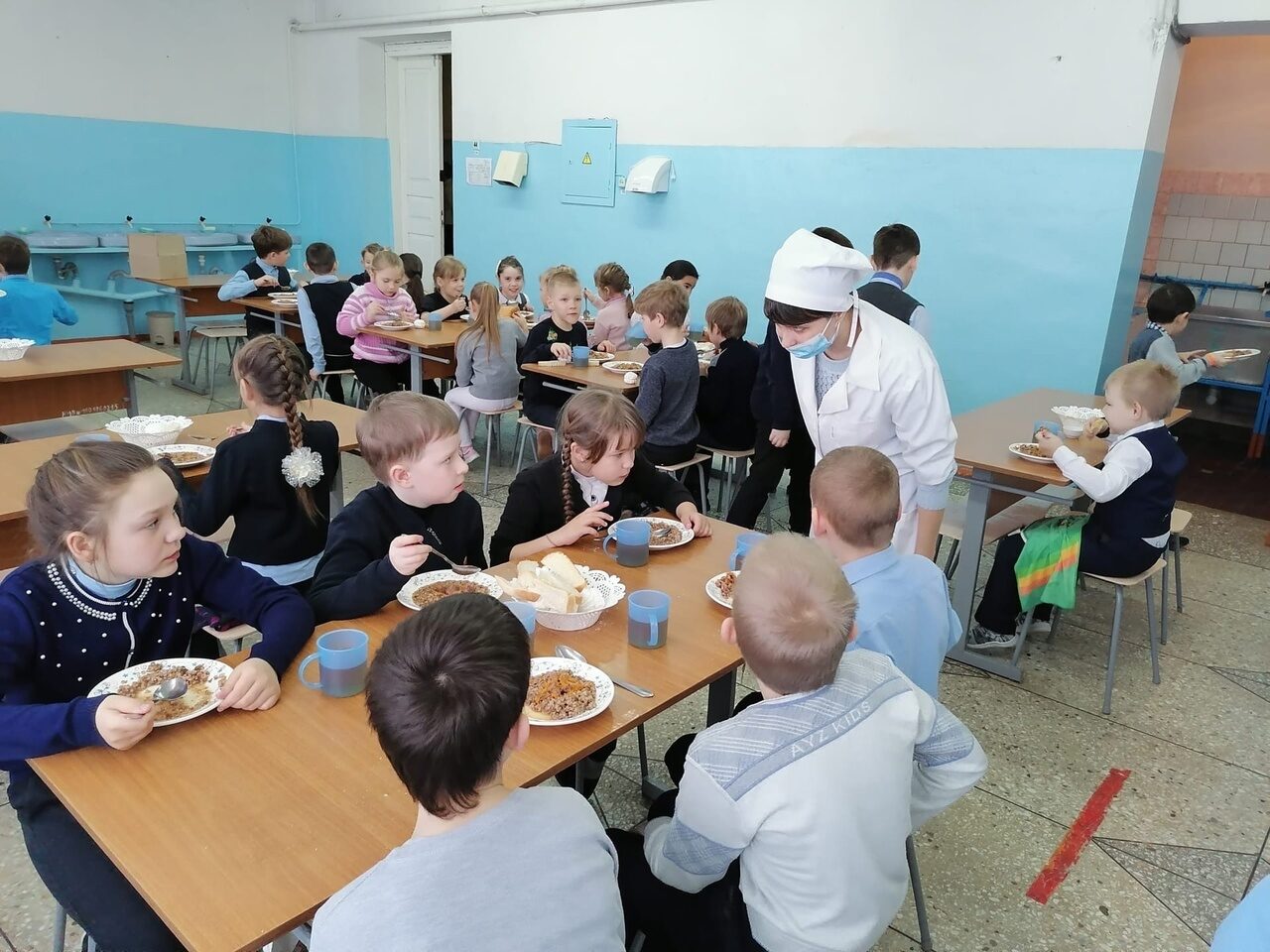 В столовых школ Петровска работают представители «Родительского контроля»