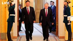 Путин и Си Цзиньпин рассказывают об итогах переговоров в Кре...