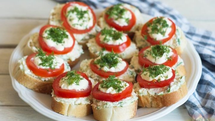 Праздничные бутерброды с сыром с фото Праздничные бутерброды с сыром с фото