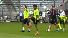 Alves skills in training session at Allianz Arena