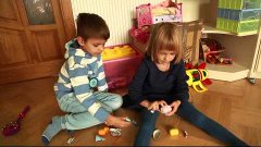 VLOG kids Распаковка яиц киндер  . З Kinder Surprise eggs