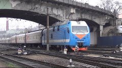 Электровоз ЭП1М-383 с поездом №135 Махачкала — Санкт-Петербу...