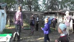 Утренняя гимнастика в лагере-стане около посёлка Потеряевка