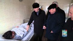 Руководство города навестило в больнице ветерана ВОВ Изилава...