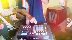 akai mpd Sasha Stock(Supa Orland) live making a beat