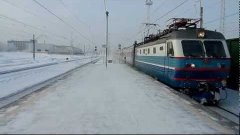 Электровоз ЧС2К-893 с поездом №082 (Москва → Улан-Удэ) и при...