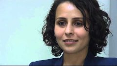 26.11.15 - Syrerin Rima Darius: &quot;Die wahren Flüchtlinge blei...