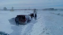 Более 20 авто оказались в снежном плену на трассе Рудный-Кач...