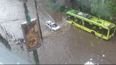 Поліція пливе на допомогу) Хмельницький потоп.