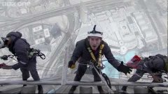 Window cleaning the world&#39;s tallest building - Supersized Ea...