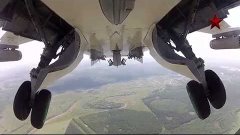 Отработка бомбового удара Су-24 на «Авиадартс-2014»/Su-24 ho...