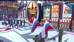 Рестлер Русев, приехал на танке с Российским флагом и под ги...