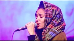 Nneka LIVE &quot;Walking&quot; - My Fairy Tales - Tour 2015 @Jam&#39;in&#39;Be...