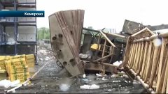 В Кемерово на глазах очевидцев рухнул кран