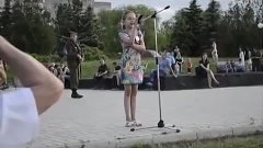 Луганская девочка потрясла интернет, прочитав навзрыд стихи ...