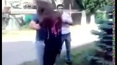 Кавказцы избивают девушку, за отказ знакомится