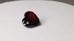 Гранат сердце натуральный камень 7.5 карат