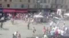 Русские фанаты выгнали Англичан с площади. Евро 2016