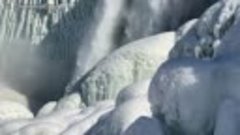 Обледеневший Ниагарский водопад