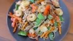 WOK! КАК ПРИГОТОВИТЬ КРЕВЕТКИ С ГРЕЧНЕВОЙ ЛАПШОЙ - пошаговый...