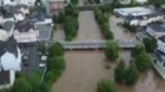 Разрушительные наводнения в Германии: десятки погибших и про...